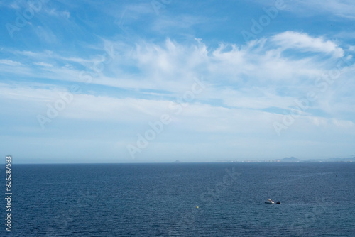 Horizonte de mar mediterraneo  photo