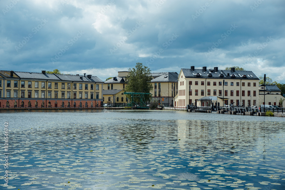 Fototapeta premium Scenic view of a river in the city