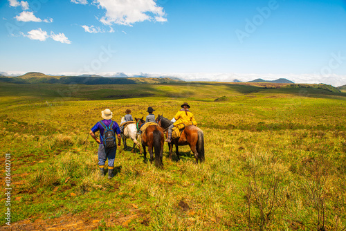 Cavalgada de tropeiros no Campo dos Padres, Urubici, Santa Catarina, Brasil photo