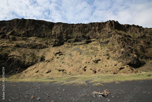 Landschaftsbild auf Island nah der Ringstrasse im Süden photo