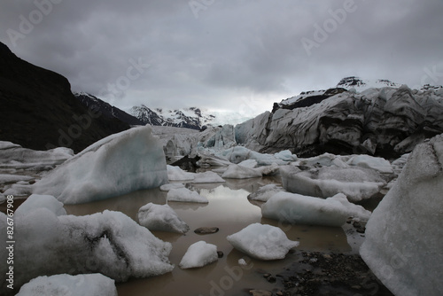 Island - 2024 05 02, Landschaftsbild auf Island, Svinafellsjökull, Gletscherseen photo