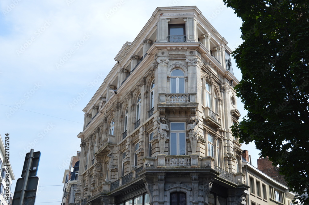 Fototapeta premium facade of the building