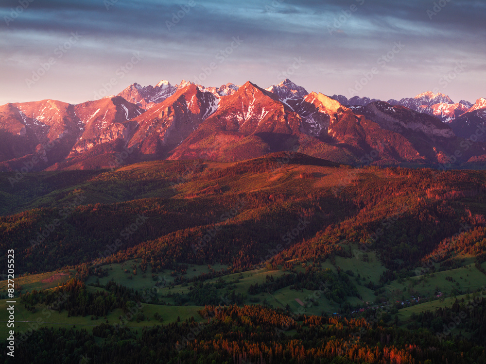Obraz premium Sunset in mountains