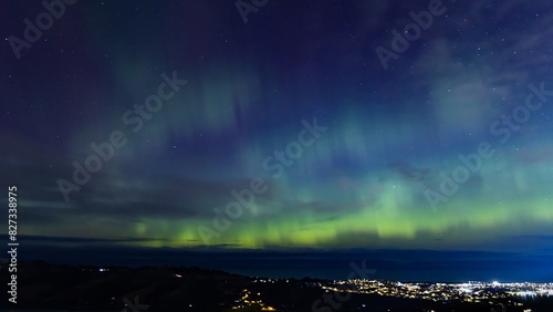Obraz na plátne Aurora Australis or southern lights over the city of Dunedin, New Zealand; beaut