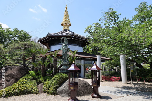 Photography A Japanese temple : a scene of the precincts of Isshin-ji Temple in Osaka City