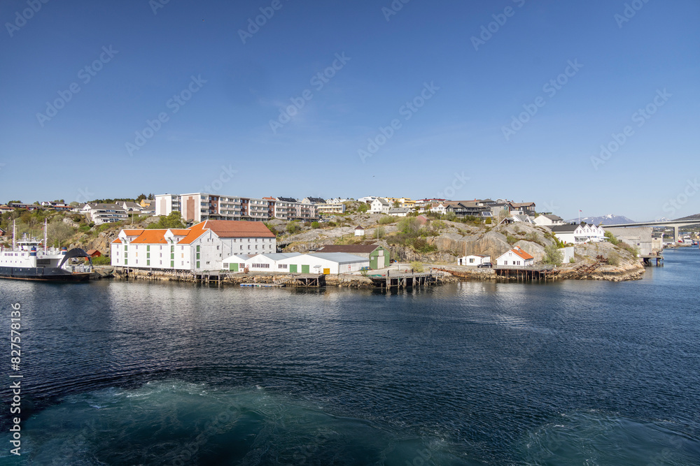 Obraz premium Arrives Kristiansund by coastal route - Innlandet island