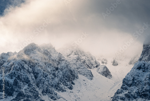 la prima neve stagionale nel parco sirente velino, da campo felice alla parete nord del monte sirente