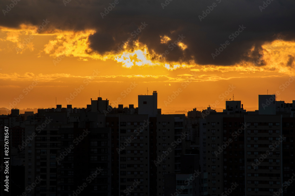 Naklejka premium nascer do sol em Porto Alegre - BRASIL