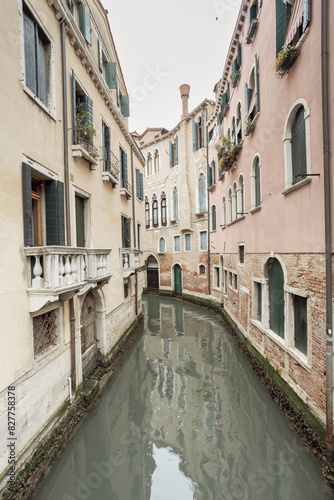 Venice - beautiful places to see, smaller channels © FotoKieltyka.pl