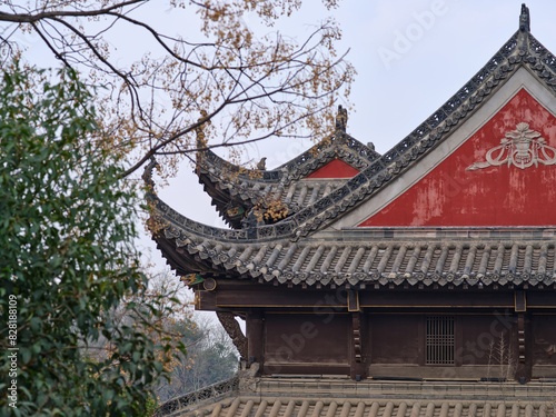 Tablou pe pânză roof with chinese traditional architecture style in a Taoism temple