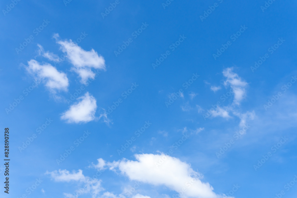 Naklejka premium Beautiful blue sky with strange shape of clouds in the morning or evening used as natural background texture in decorative art work