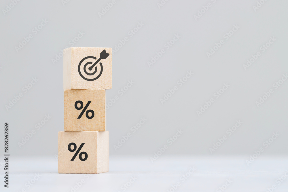 wood cube block target with Growing sales of online e-commerce products wood cube block target with Growing sales of online e-commerce products