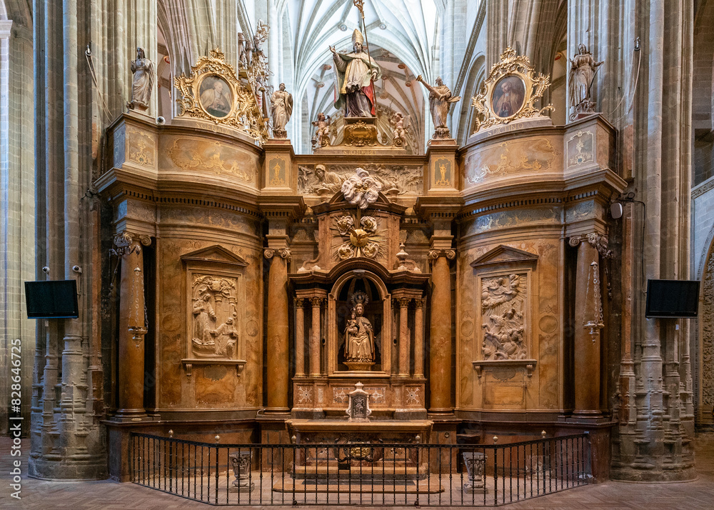 Obraz premium close-up view of a wooden altar piece in the Catehdral of Saint Mary in Astorga