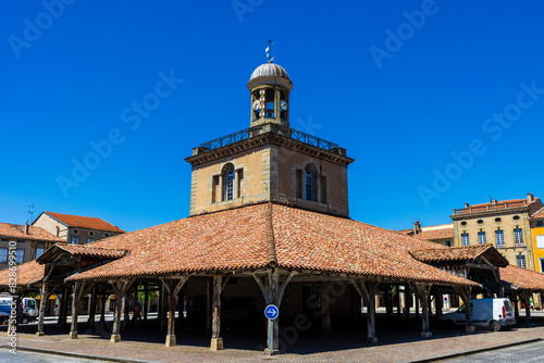 Quadro em tela Halle centrale et son beffroi de l’ancienne bastide royale de Revel