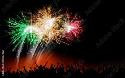 Festival mit Feuerwerk bei Nacht