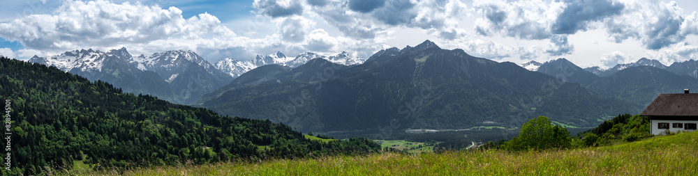 Obraz premium Vorarlberg, Österreich: Panorama des Rätikon von Blons aus