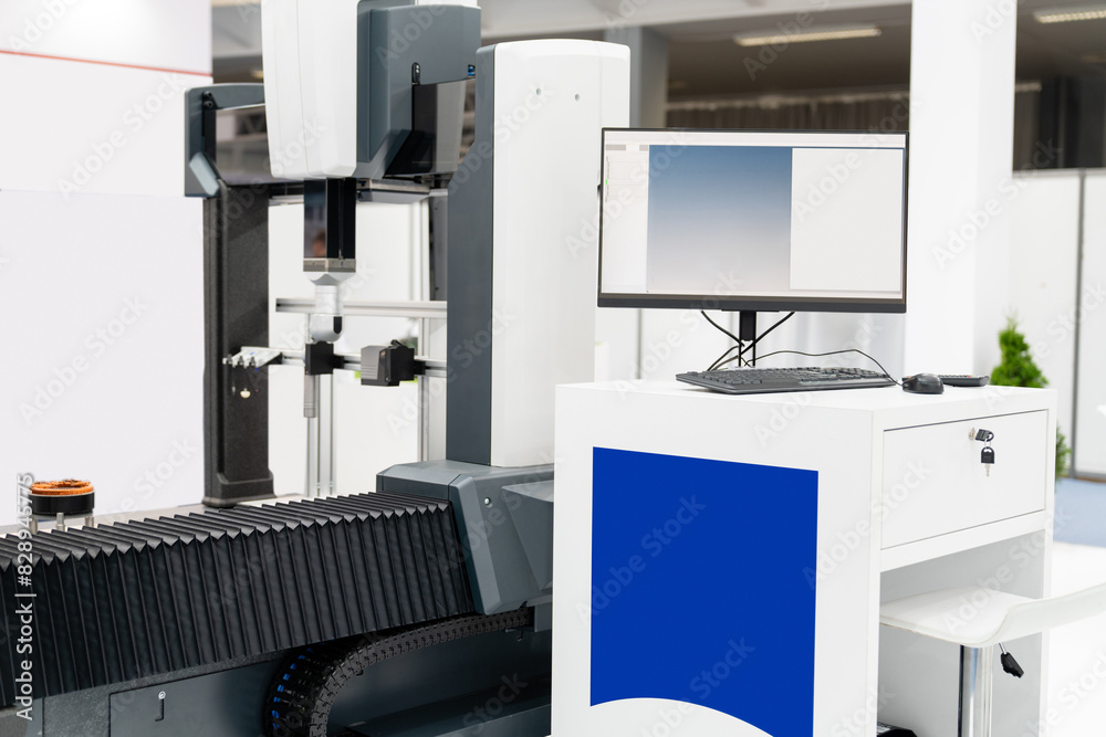 Optic machine for precise measurement of part size and quality evaluation. Smart factory