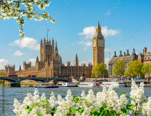 Obraz na płótnie Big Ben tower and Houses of Parliament in spring, London, UK w salonie
