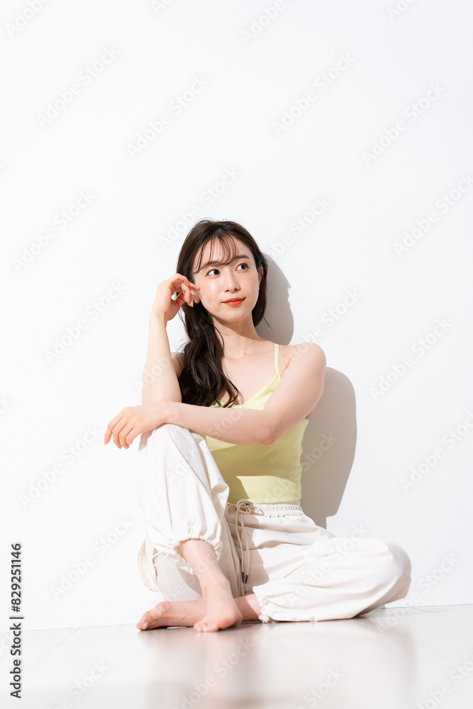 スポーツウェアの若い女性 スポーツウェアの若い女性