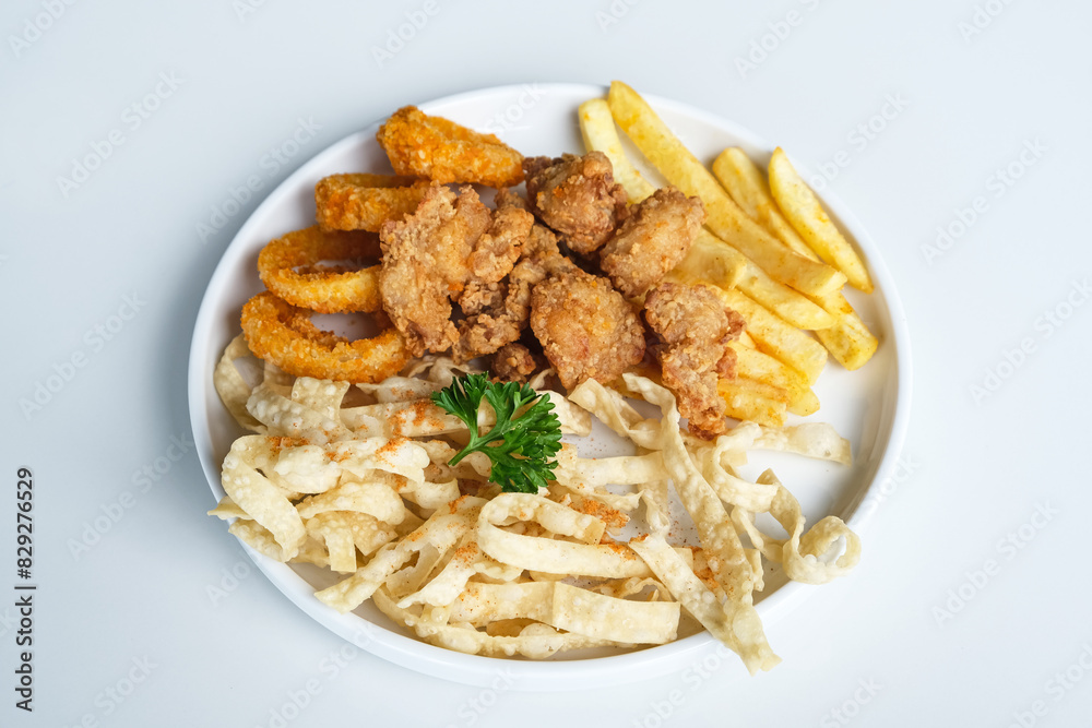 Mix Platter, a plate of snacks containing french fries, onion rings, chicken karaage, cheese stick
Mix Platter, a plate of snacks containing french fries, onion rings, chicken karaage, cheese stick