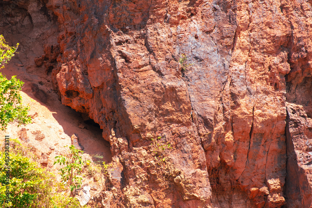 Obraz premium Red rock formation as background