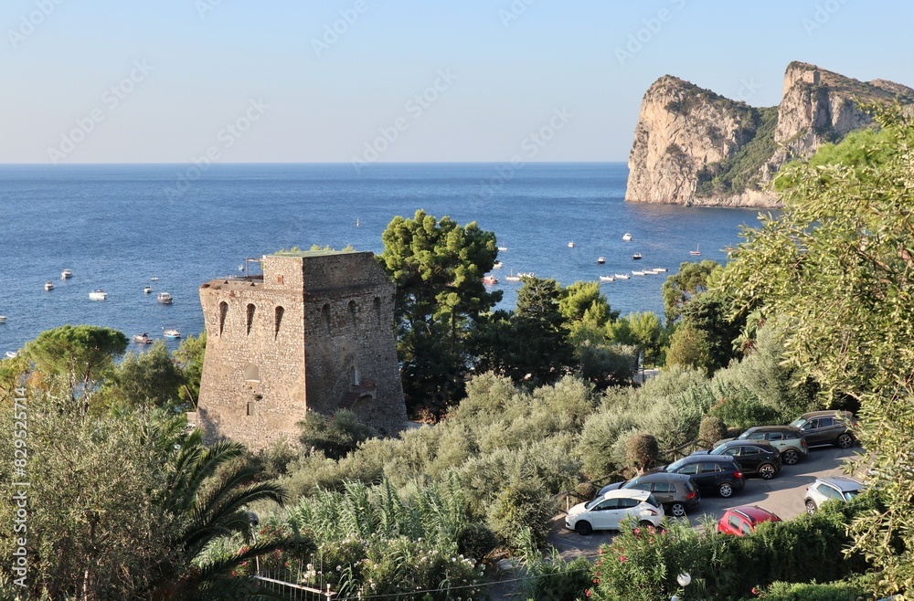 Marina del Cantone - Torre Turbolo la mattina presto