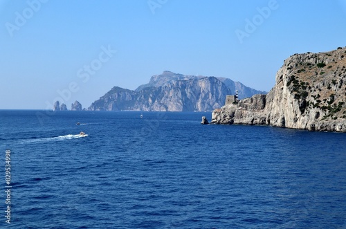 Obraz na płótnie Nerano - Capri dall'ex cava Italsider di Ieranto w salonie