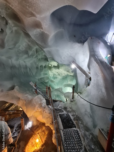 Eishöhle  photo