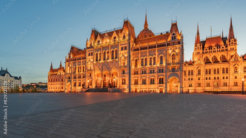 Panorama of the Hungarian Parliament building at twilight in Budapest, Hungary Panorama of the Hungarian Parliament building at twilight in Budapest, Hungary