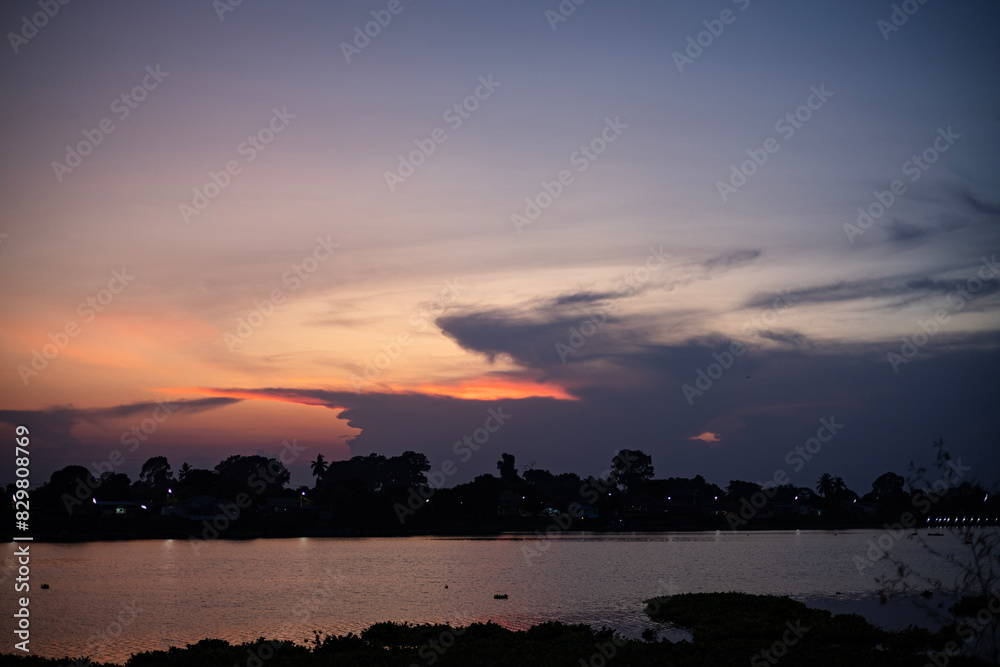 Chainat Chao Phraya River Atmosphere Of Living To The Water