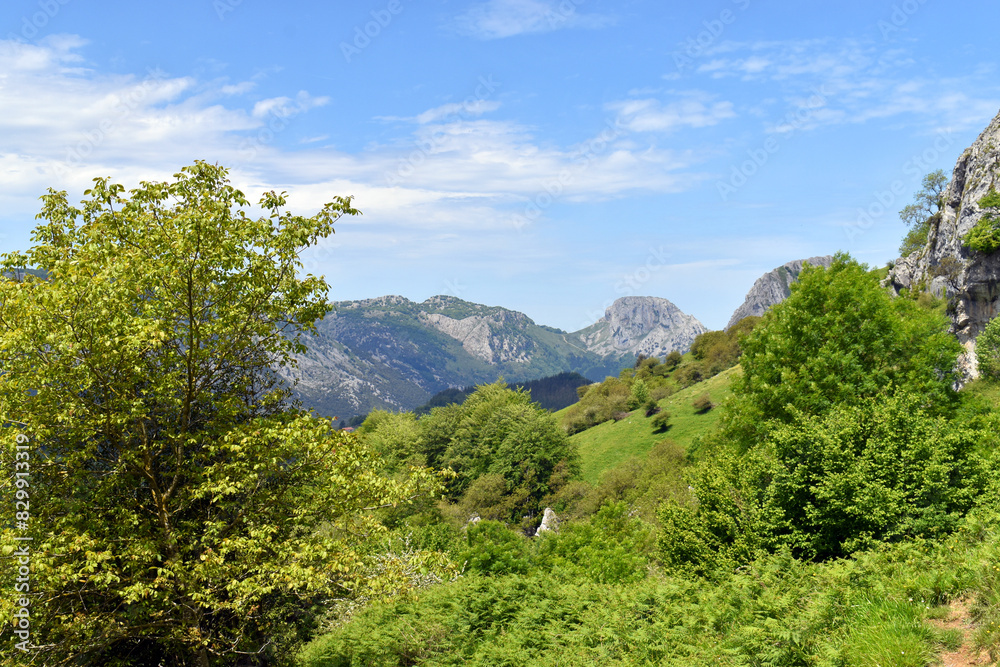 Landscape of the Urkiola Natural Park. In the center, Mount Mugarra (969 m). Basque Country. Spain