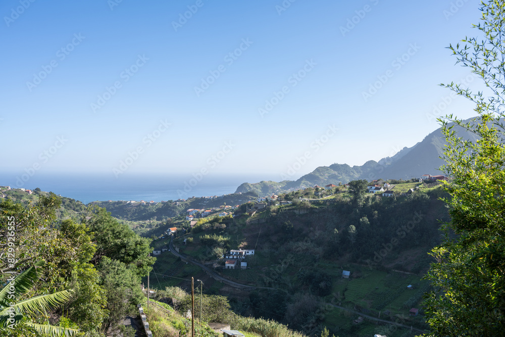 Fototapeta premium Madeira, Inseleindrücke - Bergwelt bis Küstenidylle