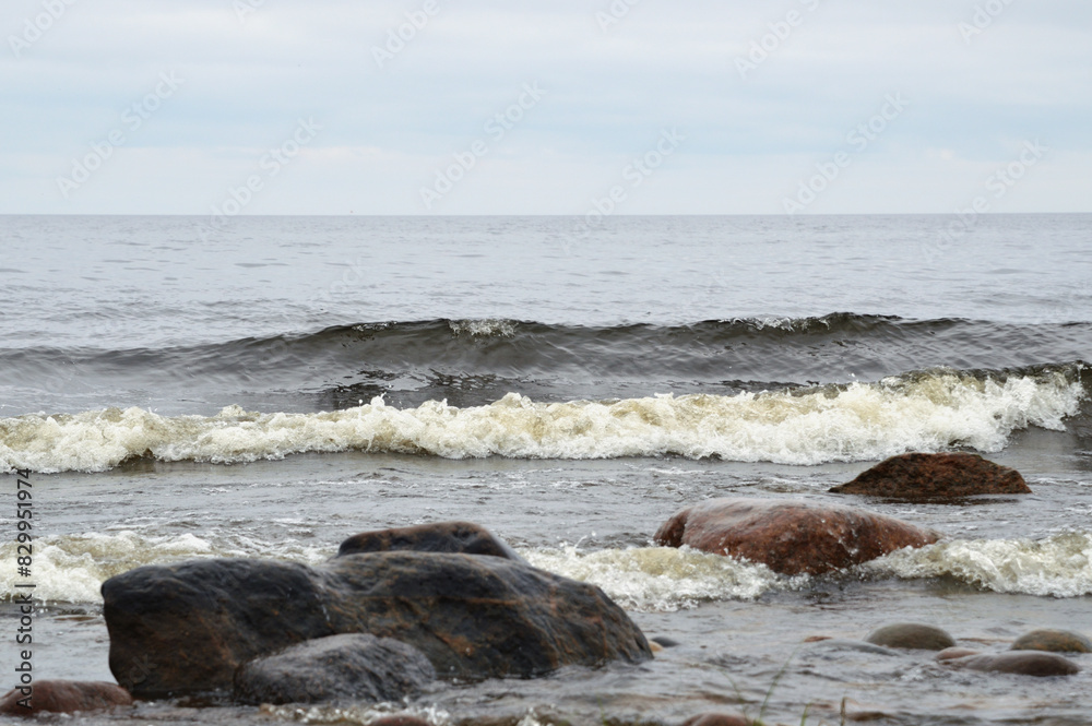 Obraz premium Granite stones on shore of Lake Ladoga.