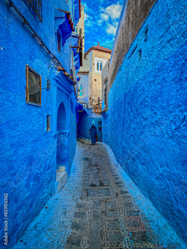 Gassen von Chefchaouen  Farbenfrohes Stra  enleben in Marokkos Blauer Stadt