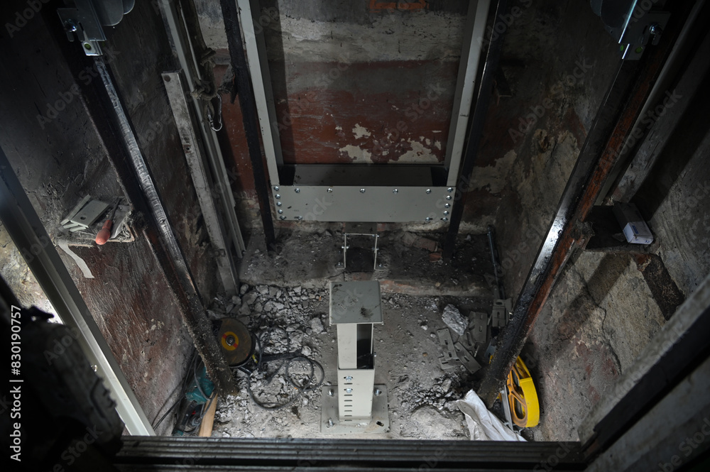installation of a new elevator cabin