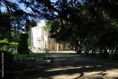 Obraz na płótnie Le parc de la source Perrier, village de Vergèze, département du Gard, France w salonie