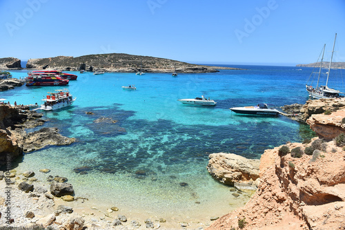 el lago azul de la isla de Comino en Malta