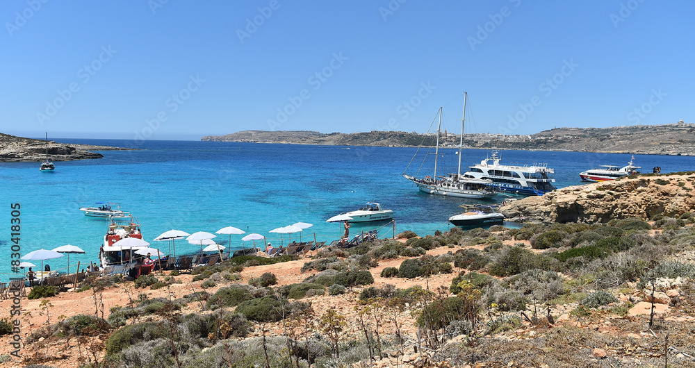 Fototapeta premium el famoso blue lagoon de la isla de malta