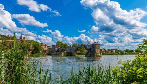 Foto Panorama of Avignon with the Saint Benezet bridge over the Rhone river, in Vaucl