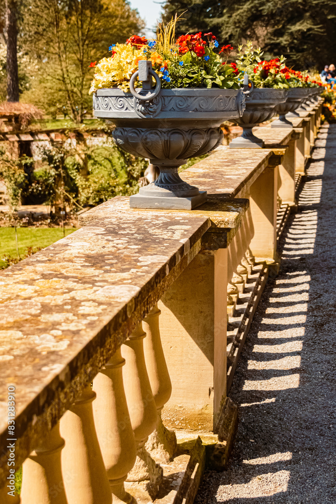 Obraz premium Beautiful spring view with a perspective architecture element at Mainau island, Lake Bodensee, Baden-Württemberg, Germany