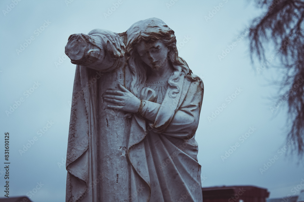 Fototapeta premium Statue cemetery