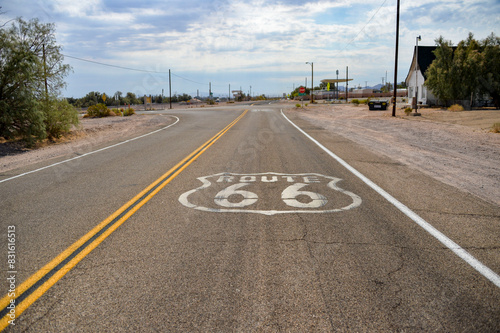 ルート66の道路サインの写真、無人