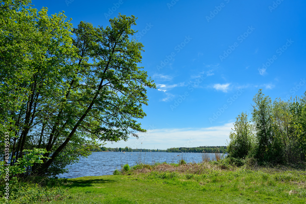 Blick von der Uferpromenade am Grenzturm in Nieder Neuendorf auf die Havel Richtung Südosten Blick von der Uferpromenade am Grenzturm in Nieder Neuendorf auf die Havel Richtung Südosten