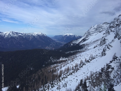 Snowy Valley © Reuben