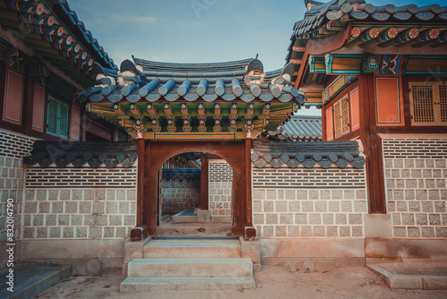 Obraz na płótnie the side the side doors and walls of Gyeongbokgung Palacedoors and walls of Gyeongbokgung Palace w salonie