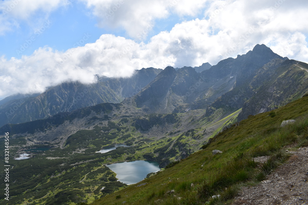 Obraz premium Landscape with lake and mountains