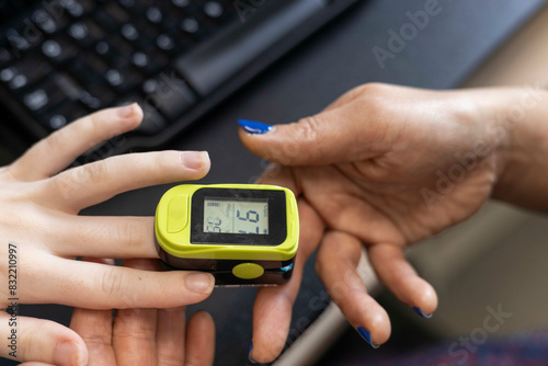 Checking blood oxygen saturation with a pulse oximeter