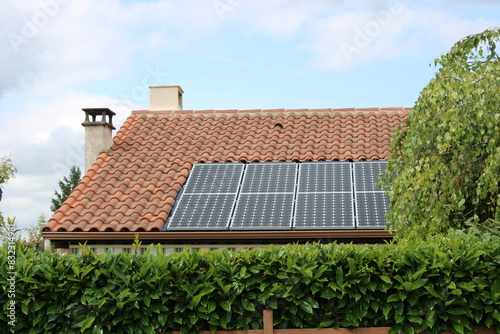 Foto Panneaux solaire sur le toit de la maison