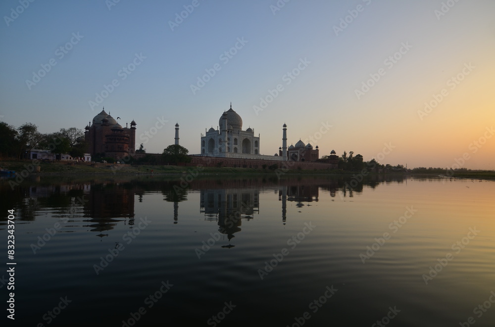 Naklejka premium Taj Mahal Agra UNESCO World Heritage Site Seven Wonders of the World