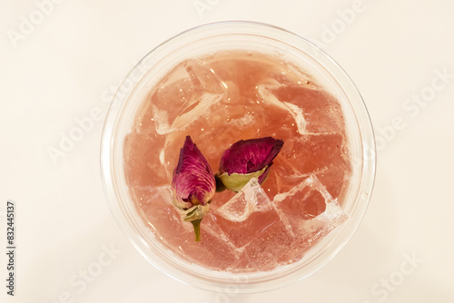 Canvas Print Refreshing and delicious rose bandung drink with real rose petals